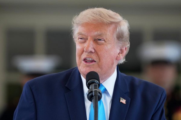 Trump oznámil dosiahnutie dohody o úplnom odzbrojení hnutia Hamas