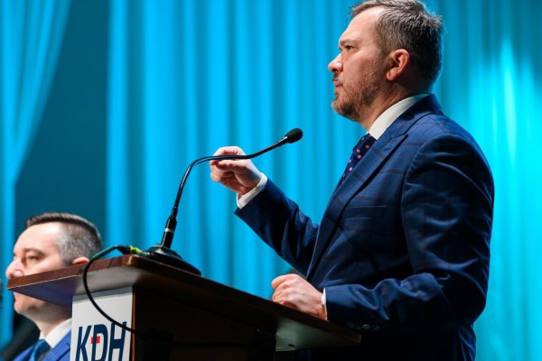 Karas: Smer aj PS robia detskú, infantilnú politiku
