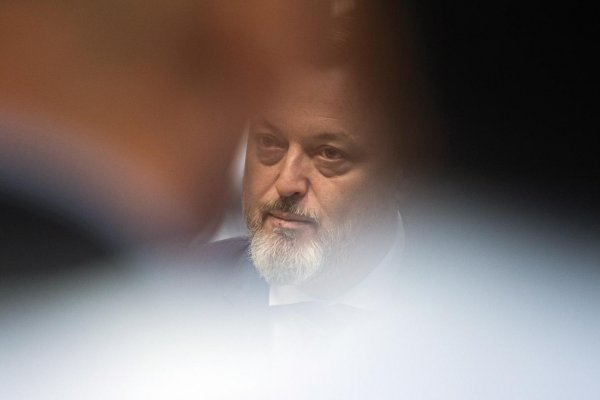 Horúce a zlé dni tápania pre pravicu