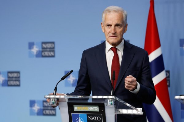 Nórsko zavedie takmer úplný zákaz AI na základných školách