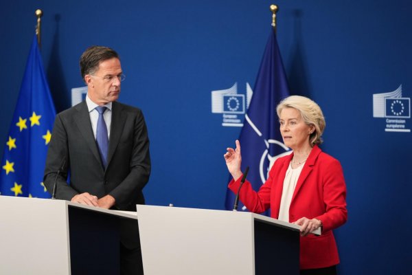 Kto vyhráva? Niekoľko poznámok k svetovej vojne o demokraciu