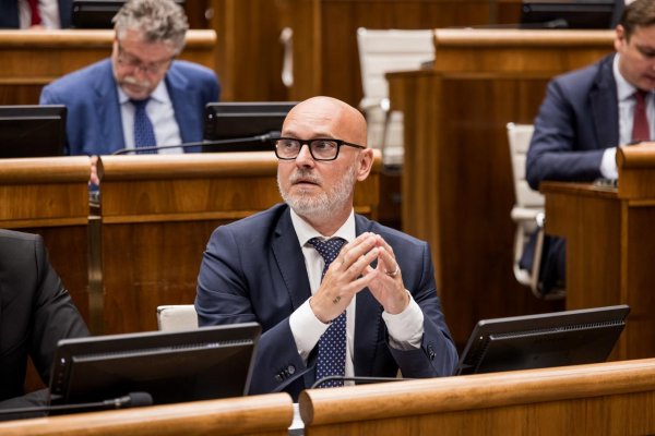 SaS: Koalícia ochotných sa stretáva opäť bez Slovenska, izolácia sa prehlbuje