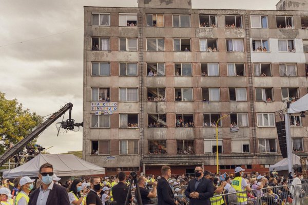 Reportáž z návštevy Františka na Luníku IX