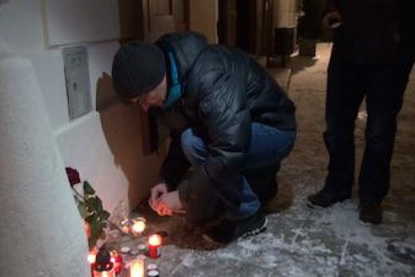 Slováci zapálili za Francúzov sviečky