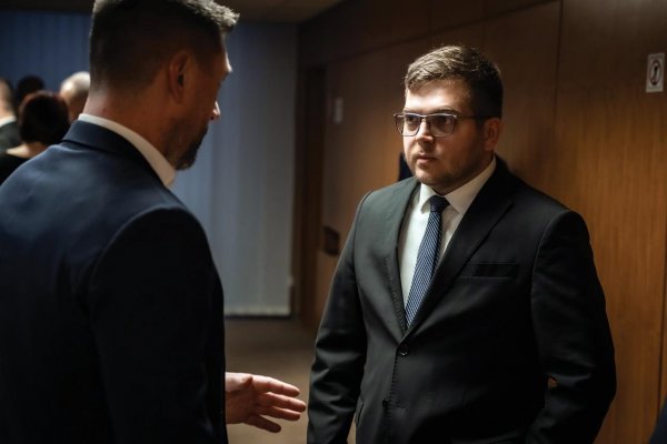 Igor Melicher chce „ruskú“ Ukrajinu, Milan Uhrík zas blokuje rezolúcie EP