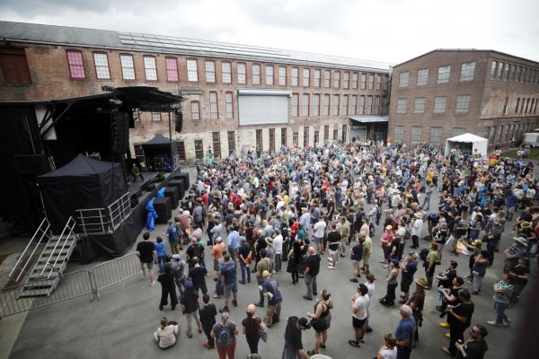 WHO varuje pred možným šírením opičích kiahní na letných festivaloch