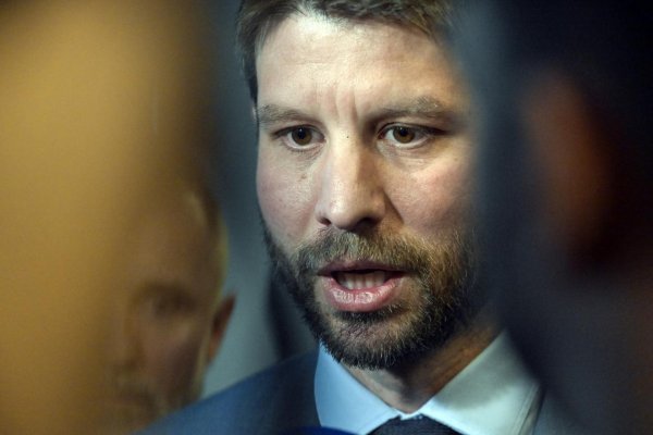 Útoky na prokuratúru prekrývajú to, že sa koalícia nevie zhodnúť na štátnom rozpočte, tvrdí Šimečka