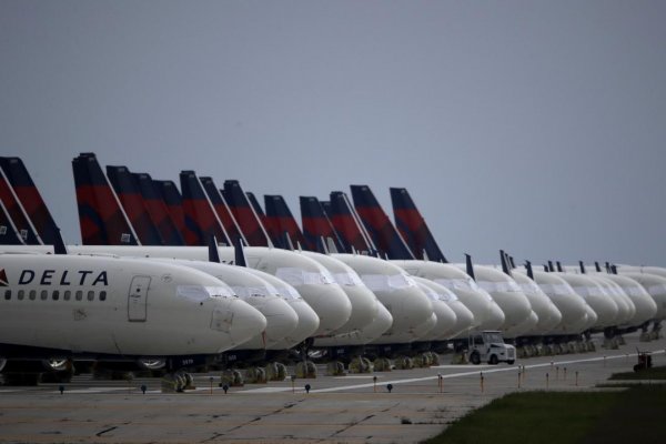 Švajčiarsko: Parlament schválil uhlíkovú daň z letenky