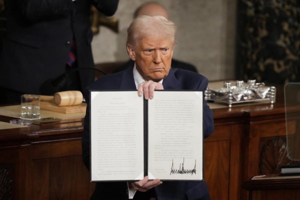 Trumpova silácka rétorika môže zastierať americké povedomie slabosti. Netešte sa tomu