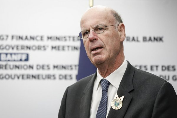 Dohoda s USA o clách by sa mohla dosiahnuť tento víkend, dúfa Lombard