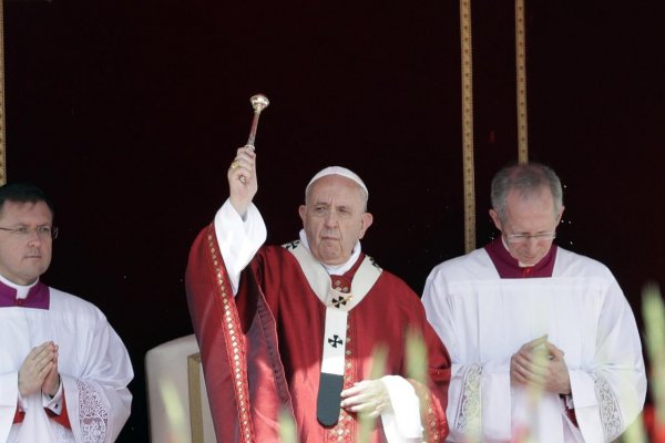 Pápež František kritizoval sociálne siete
