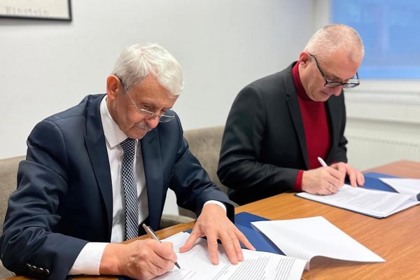 Miroslav Kollár podpísal s Mikulášom Dzurindom memorandum o spolupráci
