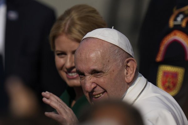 Pápež František v pondelok zomrel. Akým bol človekom?