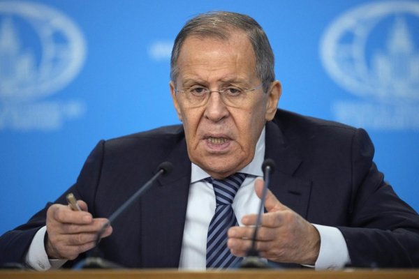Rusko sa bude snažiť pomôcť, aby EÚ a NATO vytriezveli, tvrdí Lavrov