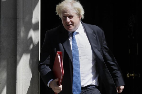 Pre nezhody v brexite odstupuje aj britský minister zahraničných vecí Boris Johnson