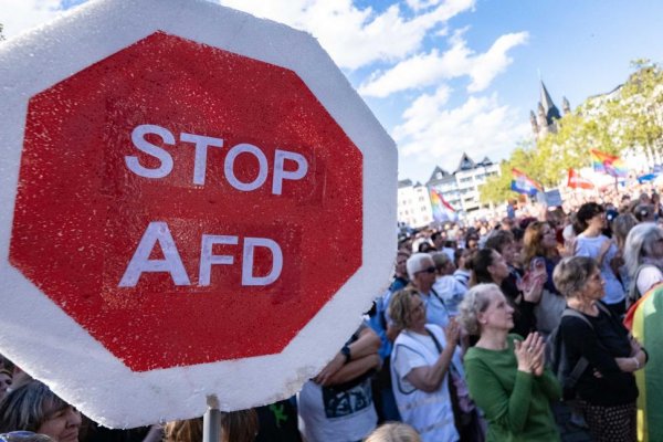 V Düsseldorfe protestovalo proti pravicovému extrémizmu 20-tisíc ľudí