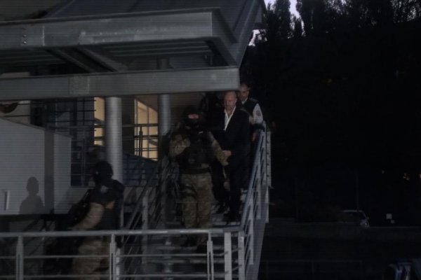 Rusko bude zatiaľ spávať vo väzení