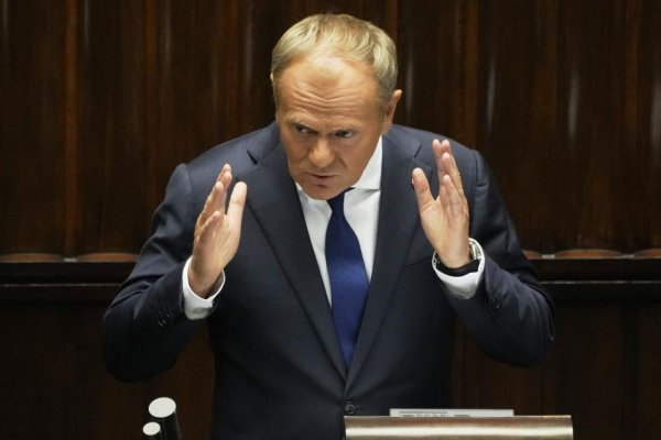 Tusk: Európski lídri sa zhodli, že hranice nemožno meniť silou