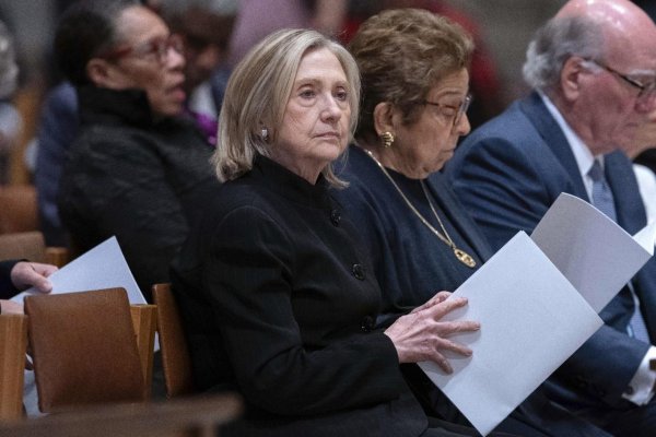 Hillary Clinton nominuje Trumpa na Nobelovu cenu za mier, ak ukončí vojnu na Ukrajine bez územných ústupkov