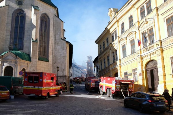 Požiar v Banskej Štiavnici sa podarilo zlikvidovať. Český prezident Pavel ponúkol pomoc pri obnove