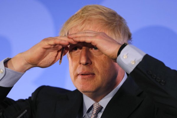 Boris Johnson: Ako premiér by som si nedával servítku pred ústa 