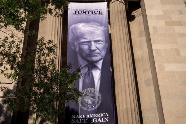 DemWatch: Brzdia naozaj súdy Trumpov rozklad Ameriky?