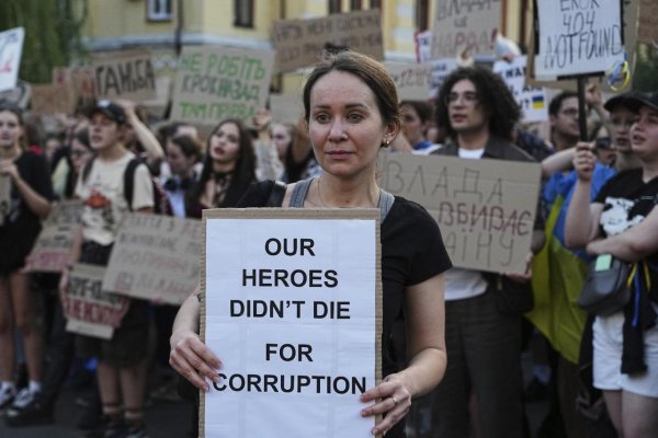 Zelenskyj po kritike avizuje nový protikorupčný zákon, protesty pokračujú