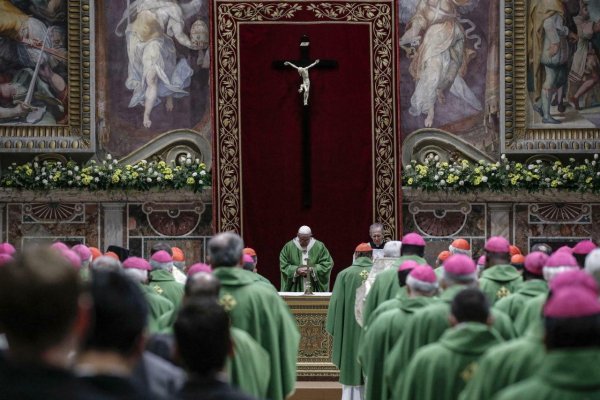 Svadby a pohreby môžu vo výnimočných prípadoch viesť aj laici, potvrdil Vatikán