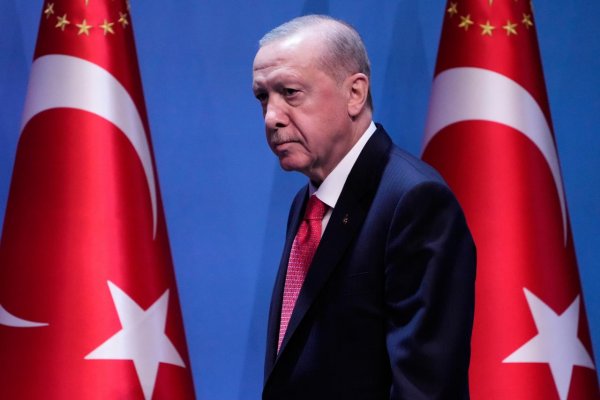 Erdogan požiadal Trumpa o diplomatické snahy s cieľom ukončiť vojnu s Iránom