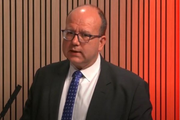 Wlachovský u Braňa Závodského: V neutralite musíte poctivo zbrojiť, mať podmínované mosty a doma samopaly