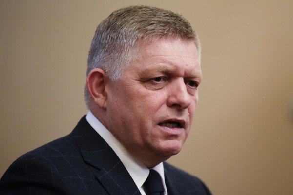 Premiér zvoláva na sobotu k slintačke a krívačke mimoriadne rokovanie vlády