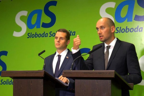 Fico klamal, voda zdražela 