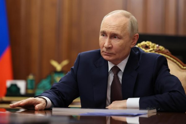 Putin podpísal zákon o nasadení armády na ochranu Rusov zadržaných v zahraničí