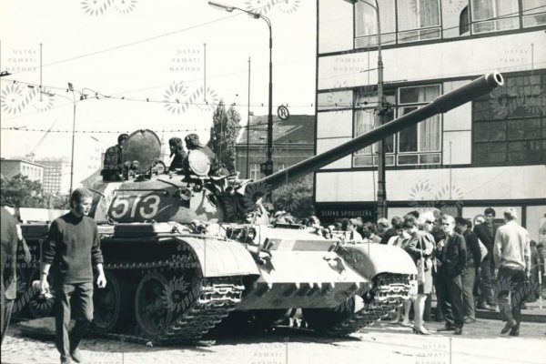 Augustovú inváziu vojsk Varšavskej zmluvy do Československa odsúdili aj mnohí zahraniční komunisti