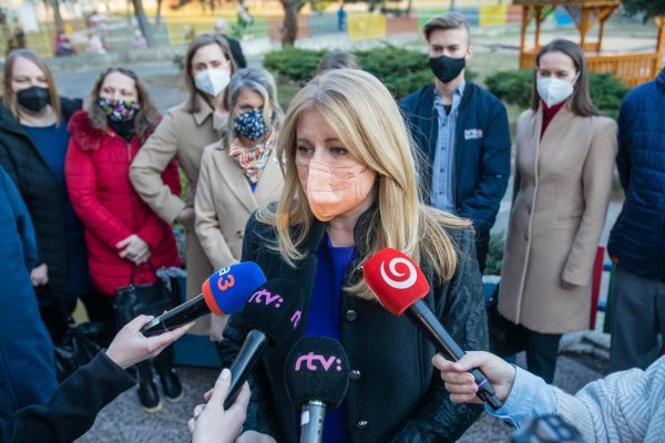 K prezidentke sa zatiaľ nedostali žiadosti o povolenie slúžiť v armáde Ukrajiny 