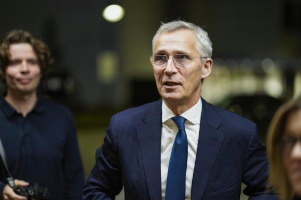 Účasť na inaugurácii Trumpa plánuje aj bývalý šéf NATO Stoltenberg