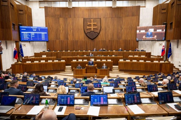 O odvolávaniach ministrov sa bude v prípade potreby rokovať aj po 20.00 h