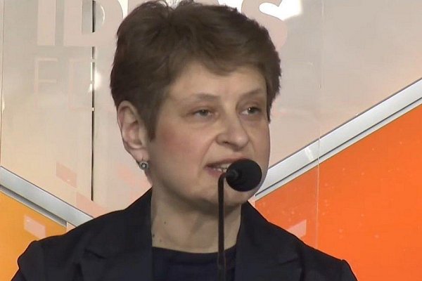 Pravnučku sovietskeho lídra Chruščova označili v Rusku za zahraničnú agentku