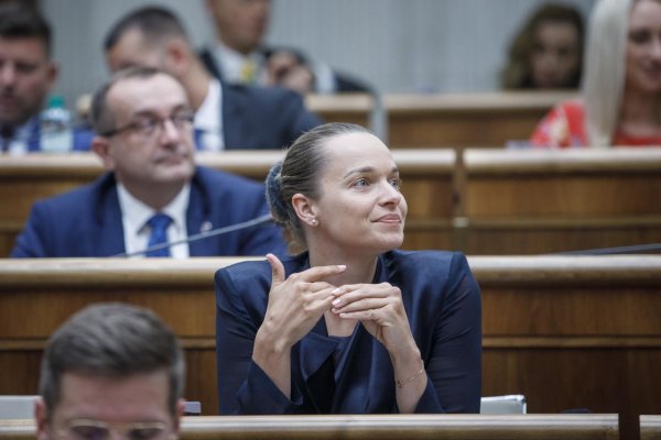 Romana Tabáková skončila na ministerstve cestového ruchu a športu aj v Národnom športovom centre, oznámil Huliak