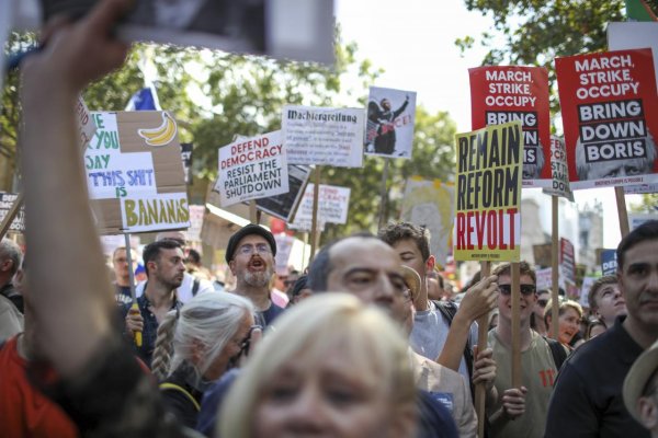 Tisíce ľudí v Británii protestovali proti plánu premiéra Johnsona
