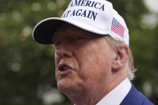 Putin môže sprostredkovať dialóg Iránu a Izraela, keď skončí svoju vojnu, uviedol Trump