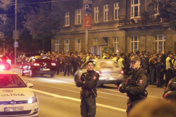 Pod oknami starostu sa uskutočnila Párty u Rada