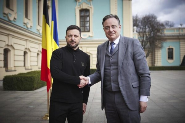 Zelenskyj vyzýva na vytvorenie tlaku na Rusko v deň rokovaní v Paríži