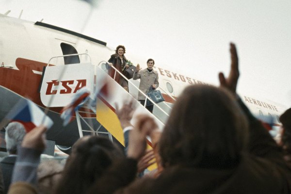 Filmy .týždňa: Nepela, konšpirátori a anjel proletár