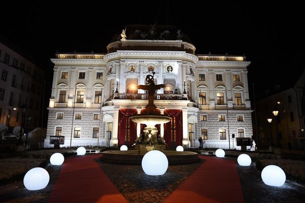 Plesové peniaze nesmrdia?