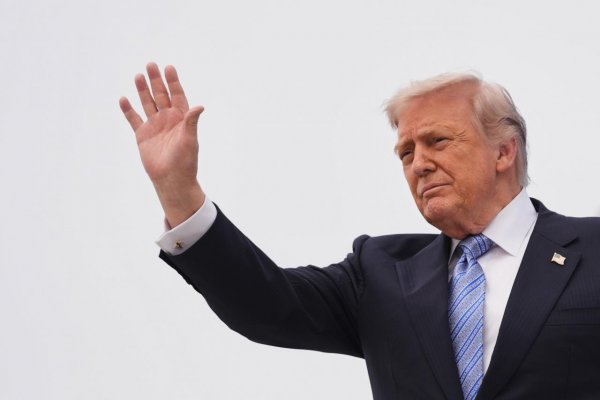 Trump tvrdí, že Iránu dochádza čas a mal by sa poponáhľať, inak z neho nič neostane