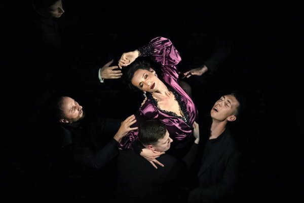 La Traviata, nízkorozpočtová, strhujúca a naplno