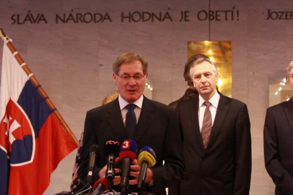 Rozdelí Hrušovský maďarských voličov?