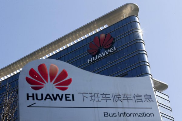 Americké firmy budú mať zrejme zákaz používať zariadenia Huawei a ZTE