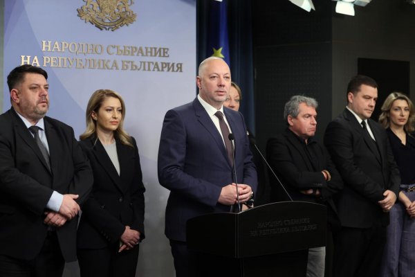 Bulharsko zrejme čakajú ďalšie predčasné voľby, poslanci schválili demisiu vlády